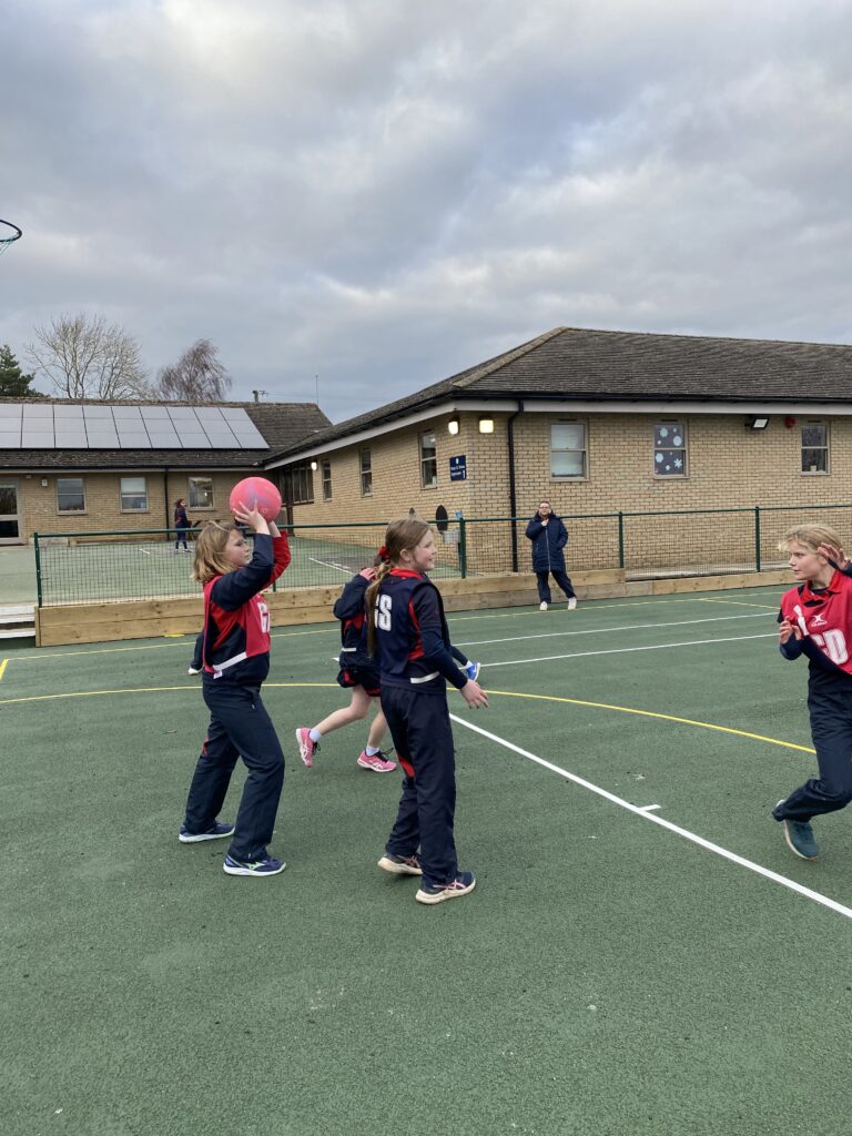 Set piece practice in netball, Copthill School