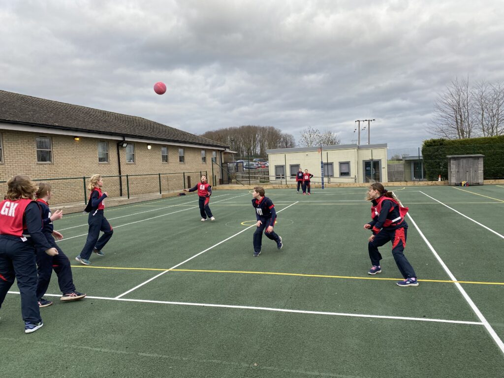 Set piece practice in netball, Copthill School