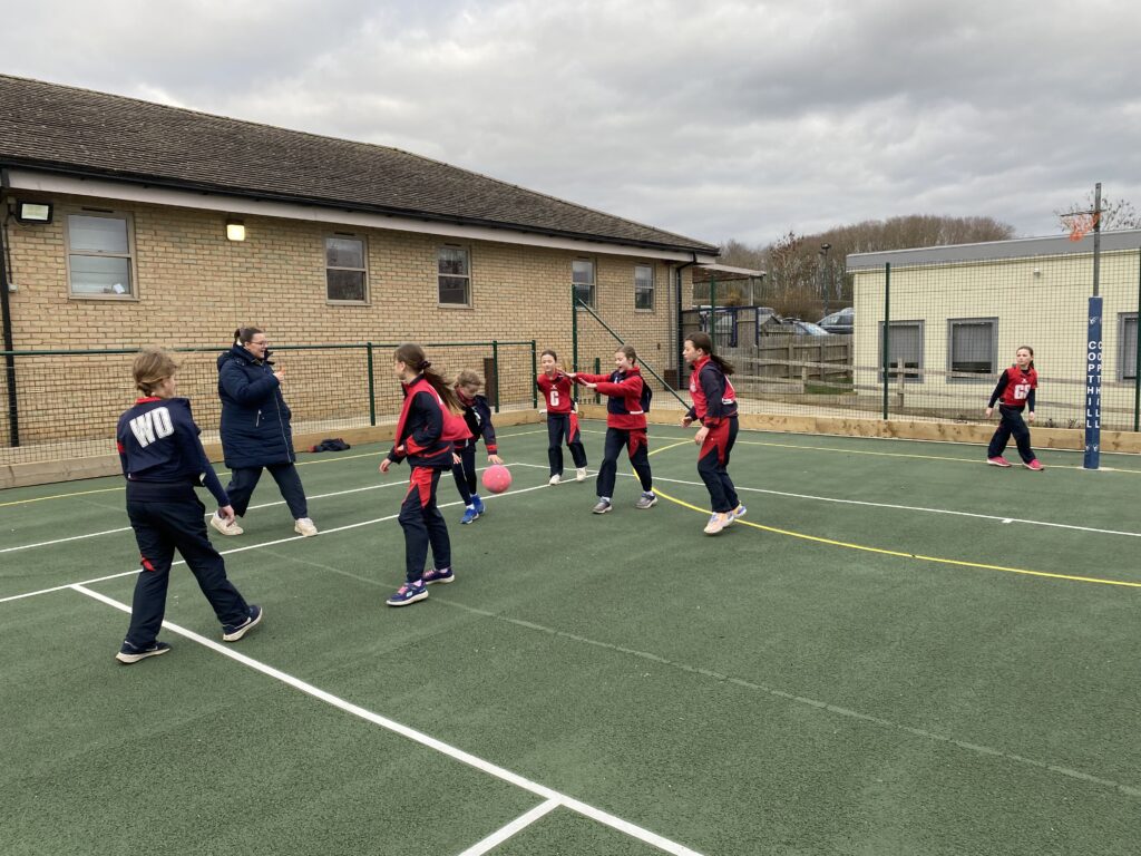 Set piece practice in netball, Copthill School