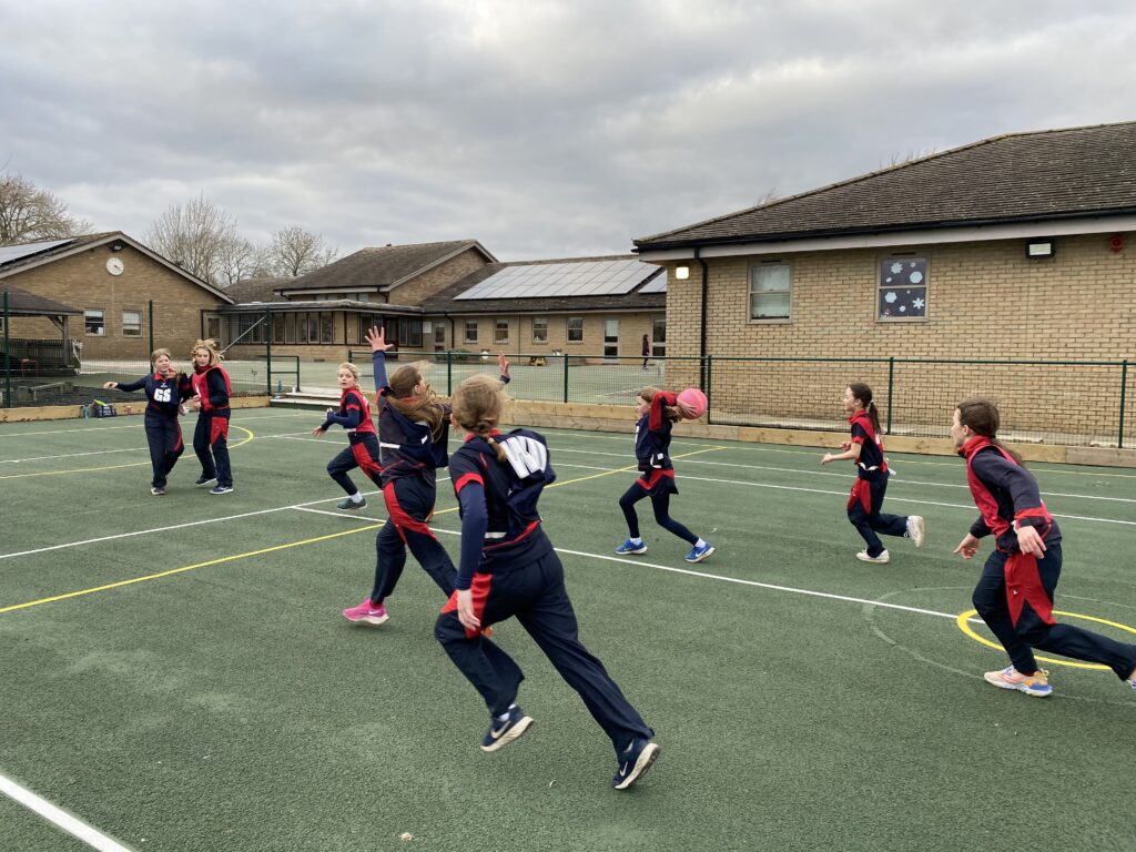 Set piece practice in netball, Copthill School