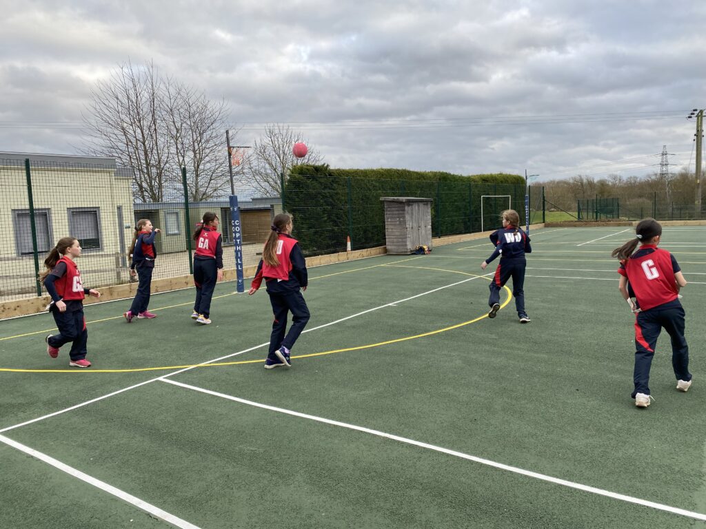 Set piece practice in netball, Copthill School