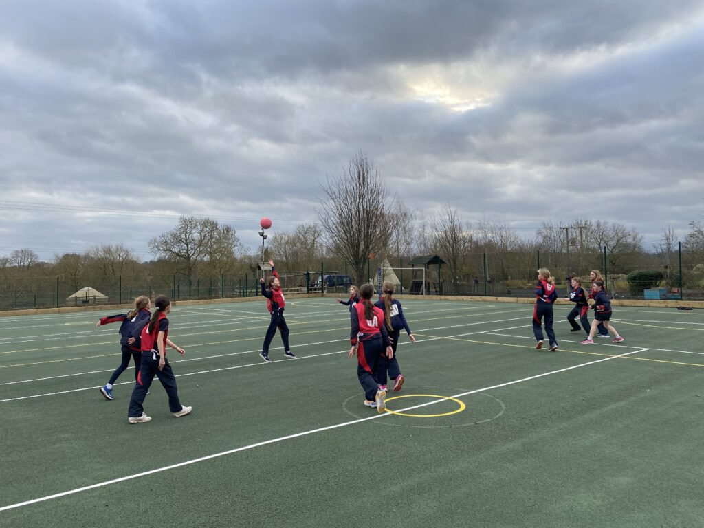 Set piece practice in netball, Copthill School