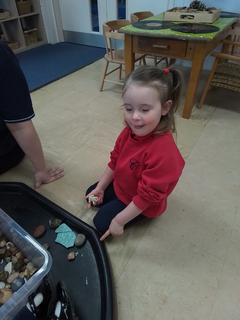 Exploring Beach Treasure, Copthill School