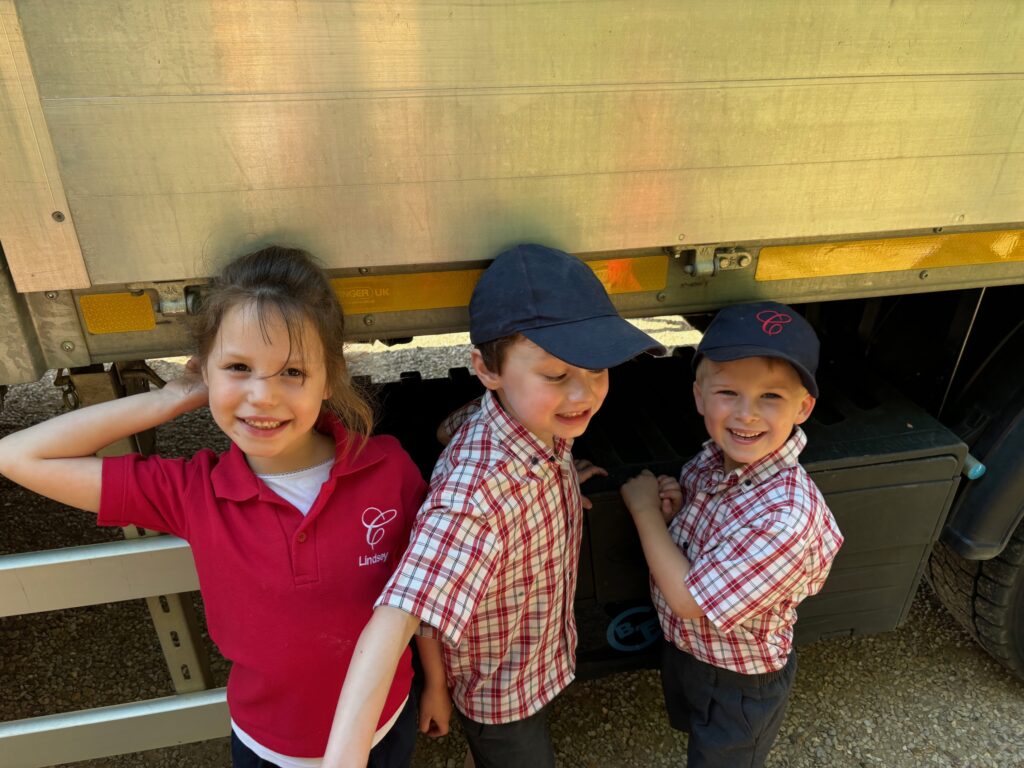 Exploring a lorry!, Copthill School